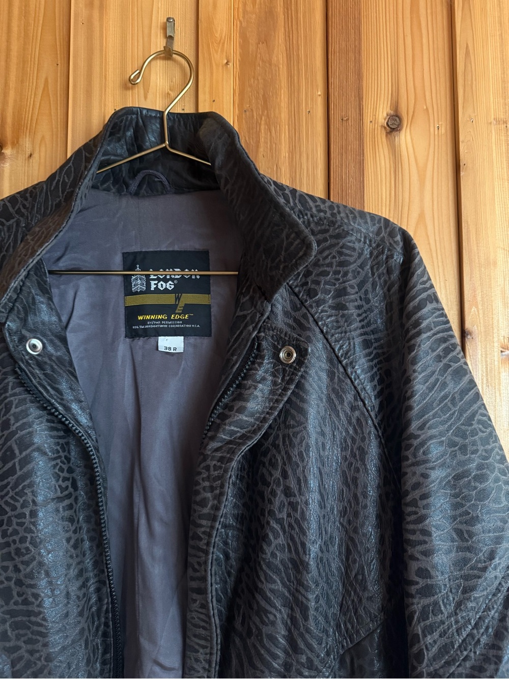 VINTAGE LONDON FOG Black Textured LEATHER (leopard print ish) Jacket